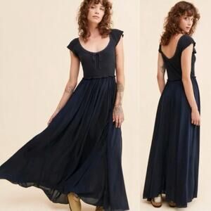 Free People Dress – Eloise Maxi in Dark Navy Linen Blend - Romantic Prairie